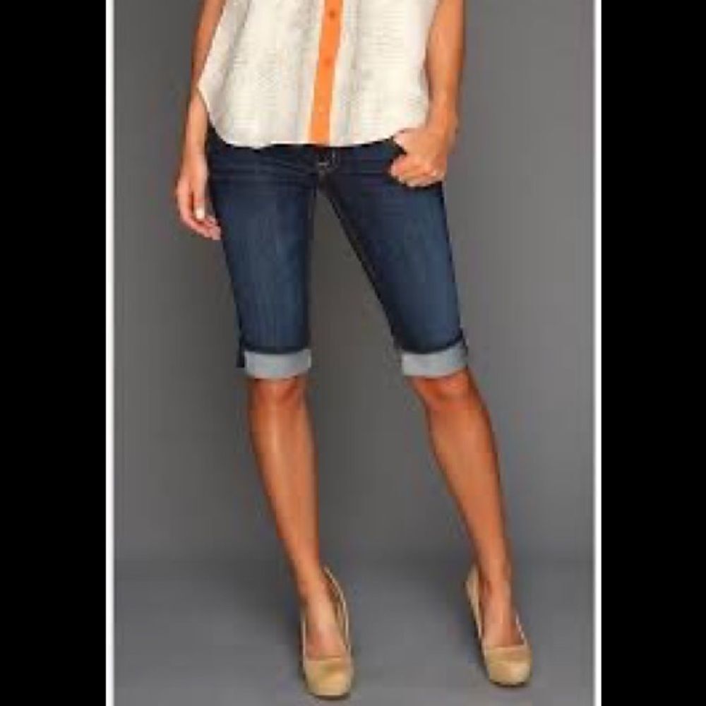 14. HUDSON PALERME KNEE CUFFED BERMUDAS in a dark wash 26